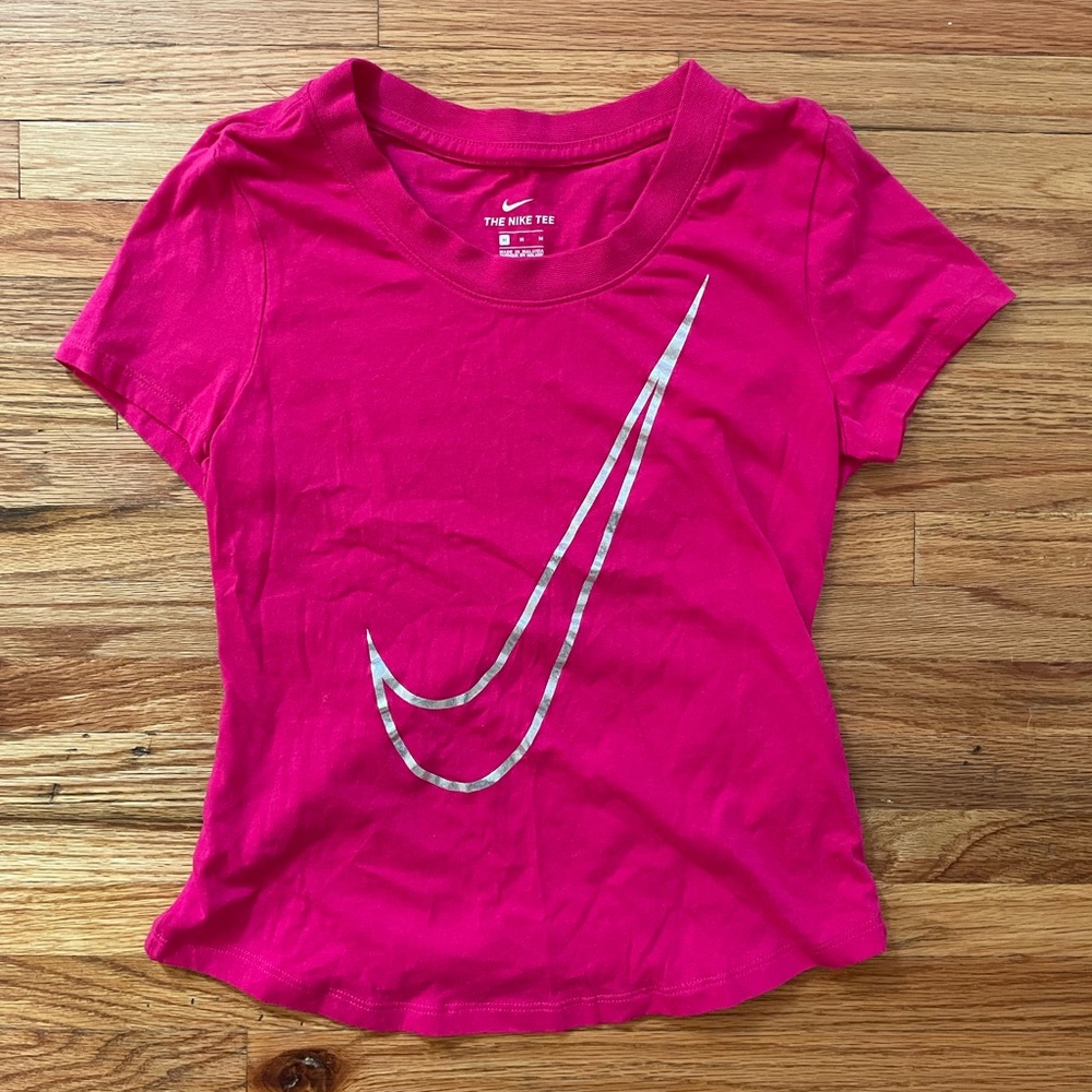 Nike Kids Pink T Shirt with Silver Swoosh, Size M